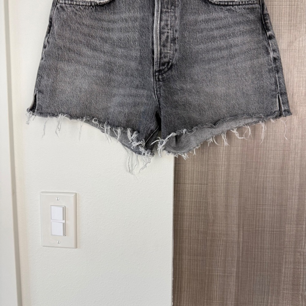 AGOLDE Dee Short in Moxy Denim Frayed Cut Off Grey High Waisted Cotton Size 27 - Picture 7 of 14
